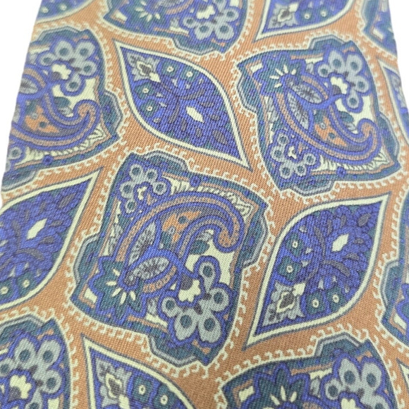 Robert's Executive Accessories Made in USA 100% Silk Tie - Picture 2 of 4